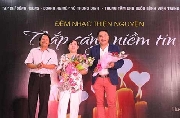Ấm áp tình yêu thương trong đêm nhạc "Thắp sáng niềm tin"