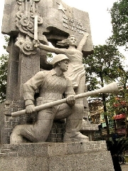 Cơ hội được mặc trang phục của quân dân Hà Nội thời 1945 – 1954 chụp ảnh