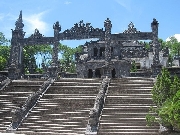 Ứng Lăng, kiến trúc xa hoa khác biệt ở Huế