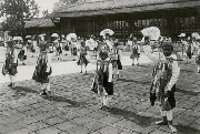 Kinh thành Huế đầu thế kỷ XIX: Xem kịch tại Thanh Phong đường