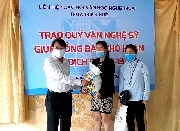 Trao 150 suất gạo cho người lao động gặp khó khăn vì dịch Covid-19