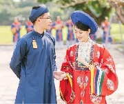 Áo tấc, cổ phục quý đang hồi sinh