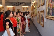 Trưng bày gần 120 bức tranh "Hồ Xuân Hương - Tài năng và bí ẩn"