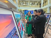 Trưng bày triển lãm ảnh nghệ thuật "Chung một cơ đồ"