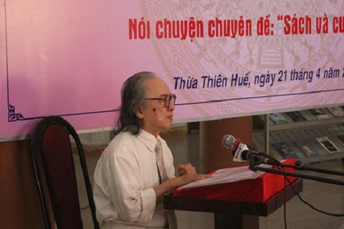 Triển lãm sách và nói chuyện chuyên đề: “Sách và cuộc sống” của các nhà văn ở Huế
