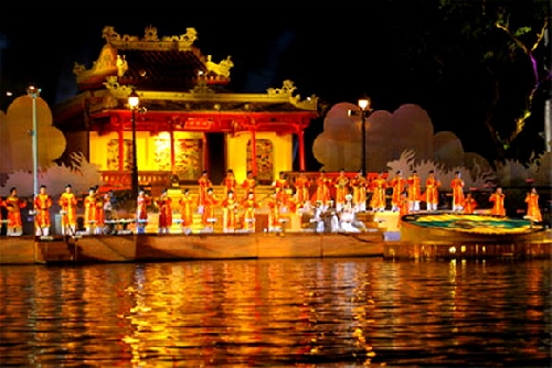 Một góc nhìn Festival Huế 2008