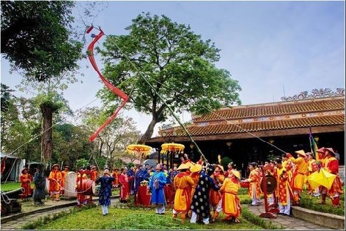 Tác phẩm triển lãm ảnh “Thừa Thiên Huế - 40 năm xây dựng và phát triển”