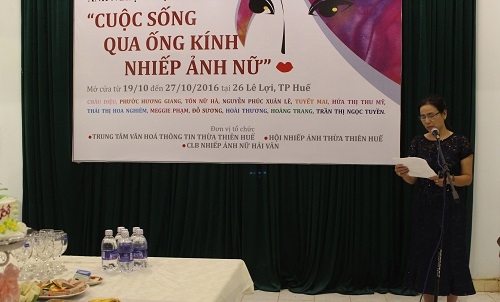 Khai mạc triển lãm ảnh nghệ thuật "Cuộc sống qua ống kính nhiếp ảnh nữ" 
