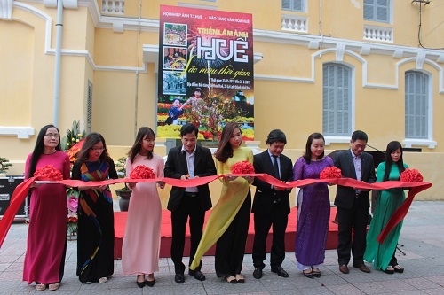 Chiêm ngưỡng Huế xưa và nay tại triển lãm “Huế - Sắc màu thời gian”
