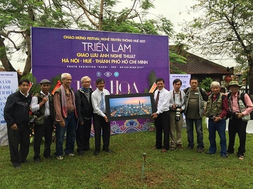 Nhiếp ảnh Bắc - Trung - Nam hội ngộ bên dòng Hương