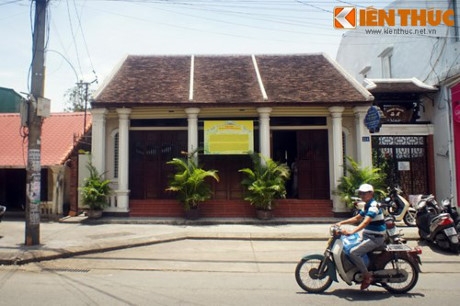Bộ sưu tập vô giá đồ gốm sứ của các vua nhà Nguyễn