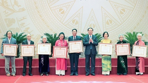 Đề nghị sửa quy định xét tặng Giải thưởng về văn học, nghệ thuật