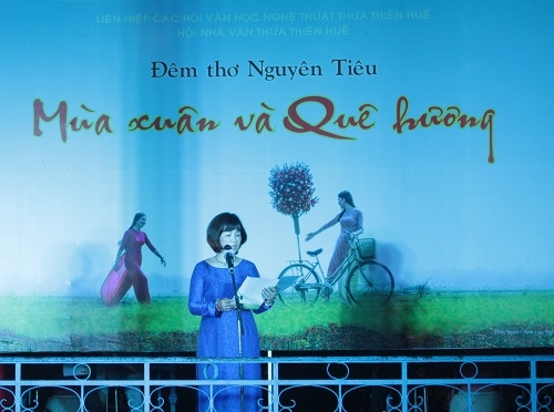 Sâu lắng những vần thơ trong đêm thơ Nguyên tiêu "Mùa xuân và Quê hương"