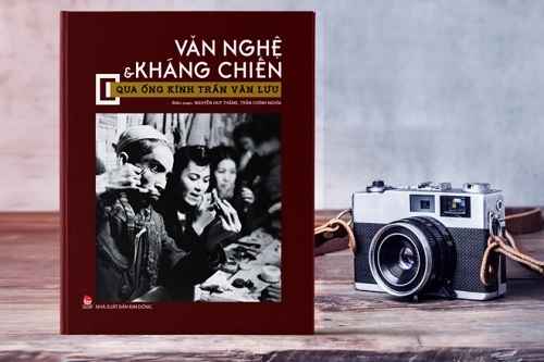 Văn nghệ và kháng chiến qua góc nhìn nhiếp ảnh