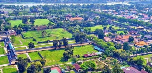 Kỷ niệm 25 năm Quần thể Di tích Cố đô Huế và 15 năm Nhã nhạc-Âm nhạc cung đình Việt Nam được UNESCO công nhận là Di sản Thế giới