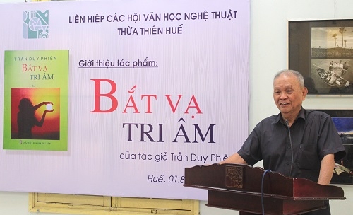 Ra mắt tập thơ "Bắt vạ tri âm" của Trần Duy Phiên