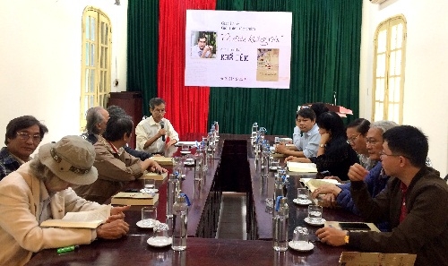 Giao lưu và giới thiệu tác phẩm "Vũ Điệu Không Vần - toàn tập" của nhà thơ Khế Iêm