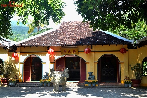 Miếu Bà, Miếu Cậu ở Côn Đảo, huyền thoại và hiện thực tâm linh