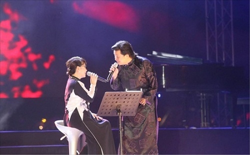Ở yên trong nhà & nhớ nhạc Trịnh