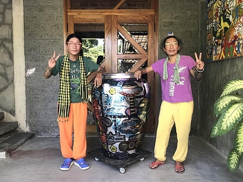 "Ảo ảnh" trong tác phẩm của hai nghệ sĩ song sinh