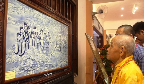 Dấu ấn nghệ thuật Phật giáo trên gốm sứ Bát Tràng