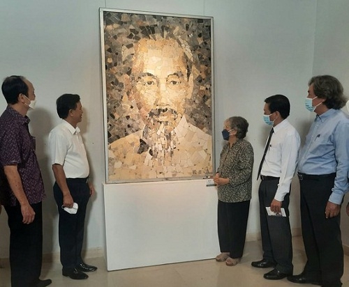 Khai mạc triển lãm tác phẩm mỹ thuật về đề tài Chủ tịch Hồ Chí Minh