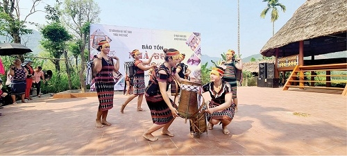 Tránh lãng phí trong sử dụng nhà văn hóa