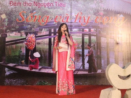 Đêm thơ Nguyên tiêu "Sống và hy vọng"