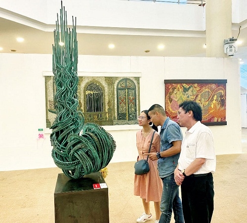 Họa sĩ trẻ trước các vấn đề đương đại