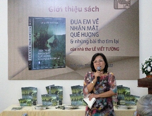 Ra mắt tập sách “Đưa em về nhận mặt quê hương” của nhà thơ Lê Viết Tường