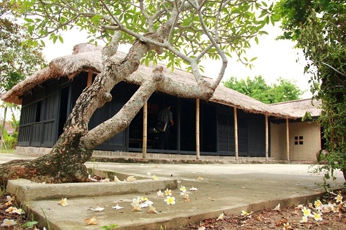 Bảo tồn và phát huy giá trị di sản văn hóa Chủ tịch Hồ Chí Minh ở Thừa Thiên Huế hiện nay