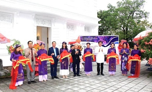 Triển lãm "Hương Sắc Huế"