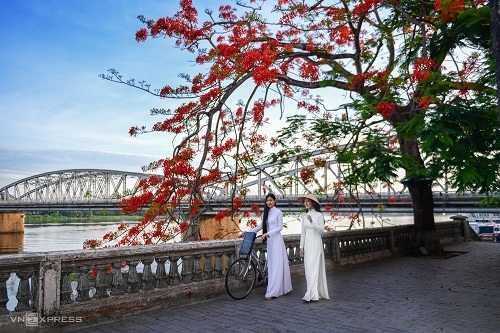 Em là Huế và Huế cũng là em