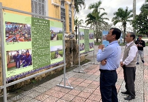 Trưng bày triển lãm "Một số lễ hội dân gian Thừa Thiên Huế'