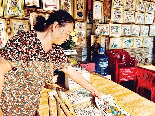 Tranh làng Sình - Nét đẹp tâm linh nơi vùng đất Cố Đô