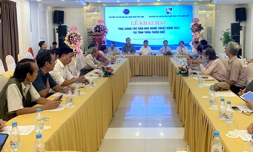Khai mạc trại sáng tác VHNT "Bài ca thống nhất non sông" năm 2023